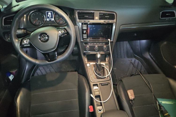 Used Volkswagen Golf 2019 280TSI DSG Luxury Version China VI Standard Center Console