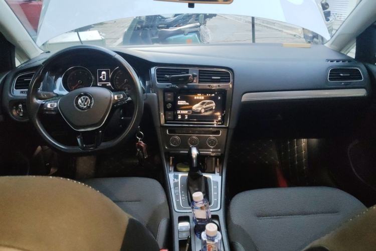 Used Volkswagen Golf 2019 280TSI DSG Comfort Version China VI Standard Center Console