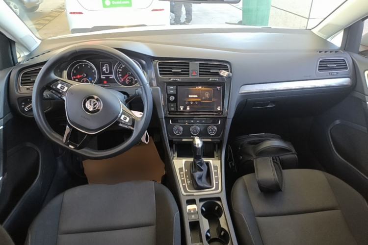 Used Volkswagen Golf 2019 200TSI DSG Comfort & Ambition Edition China VI Standard Center Console