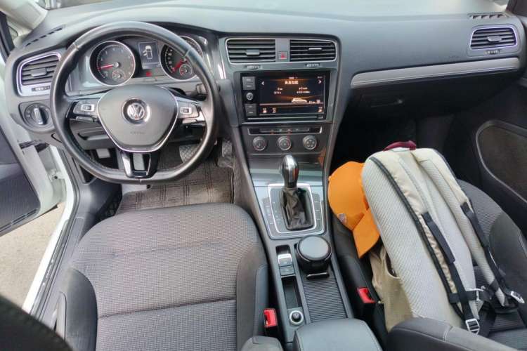 Used Volkswagen Golf 2019 280TSI DSG Comfort Version China V Standard Center Console
