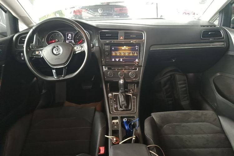 Used Volkswagen Golf 2019 280TSI DSG Luxury Version China VI Standard Center Console