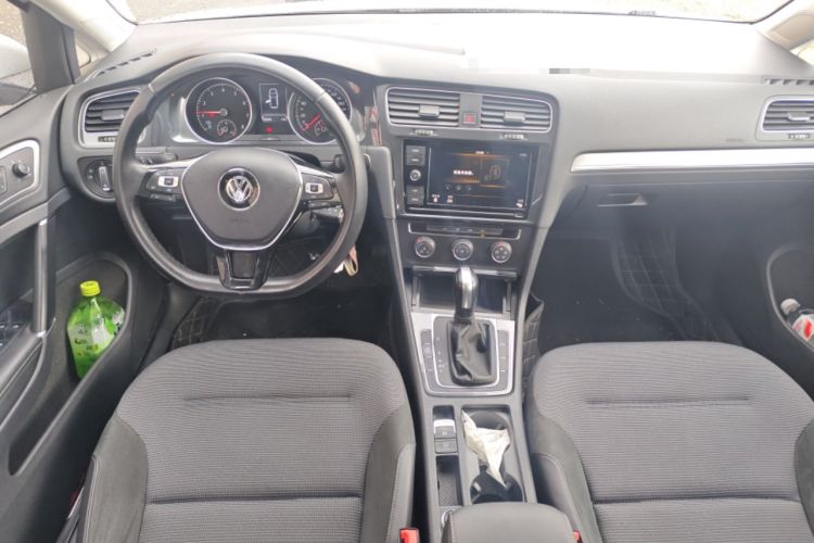 Used Volkswagen Golf 2019 280TSI DSG Comfort Version China VI Standard Center Console