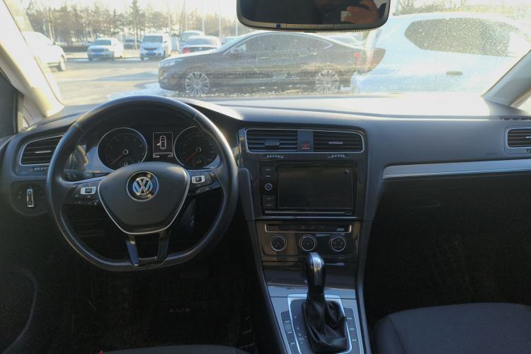 Used Volkswagen Golf 2019 200TSI DSG Comfort & Ambition Edition China VI Standard Center Console