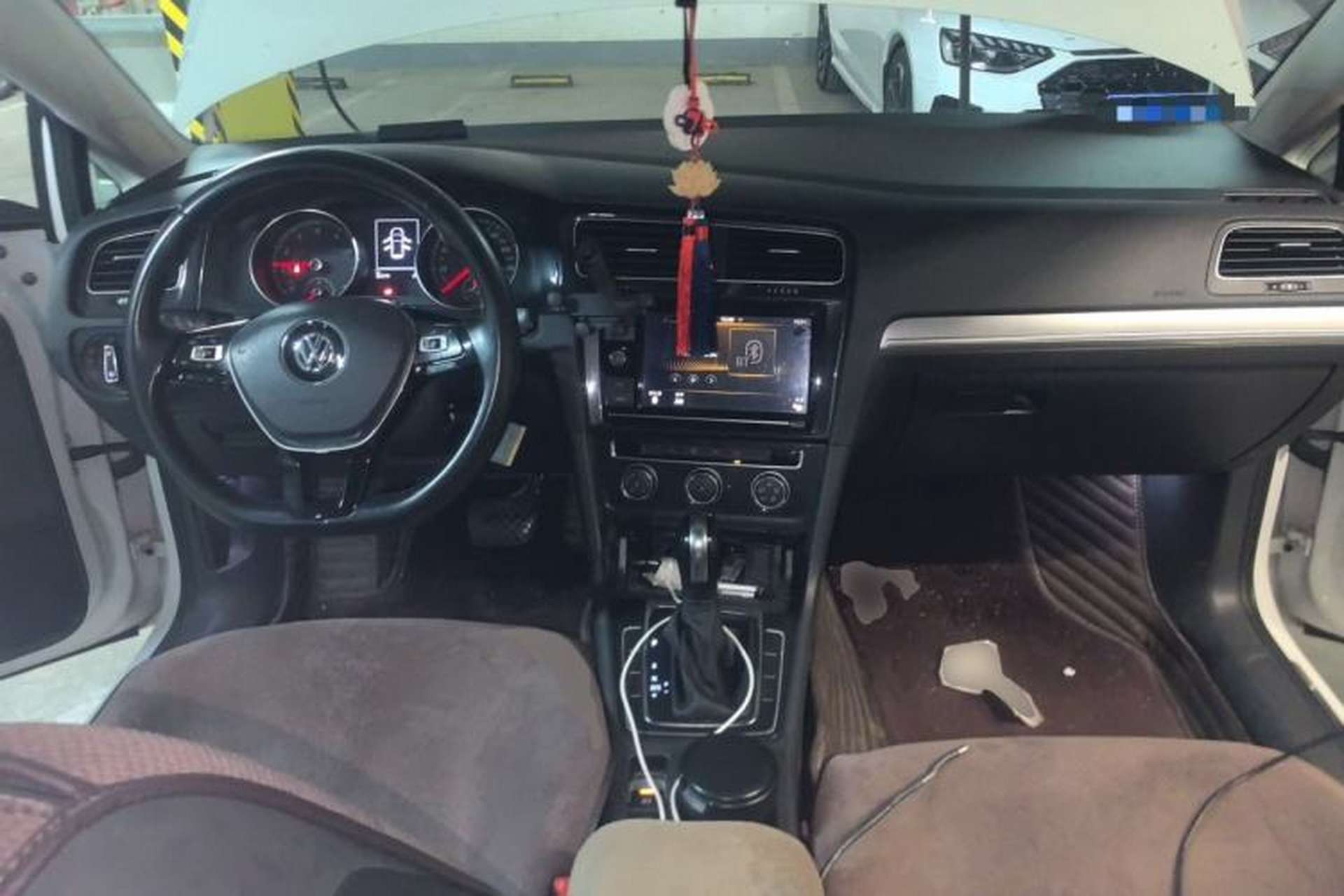 Used Volkswagen Golf 2019 1.6L Automatic Comfort Model China V Standard Center Console