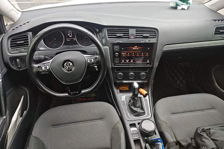 Used Volkswagen Golf 2019 280TSI DSG Comfort Version China V Standard Center Console