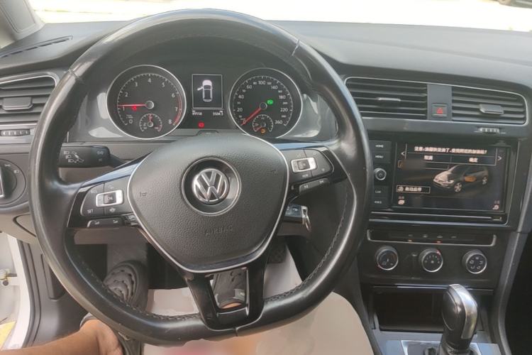 Used Volkswagen Golf 2019 280TSI DSG Comfort Version China V Standard Center Console