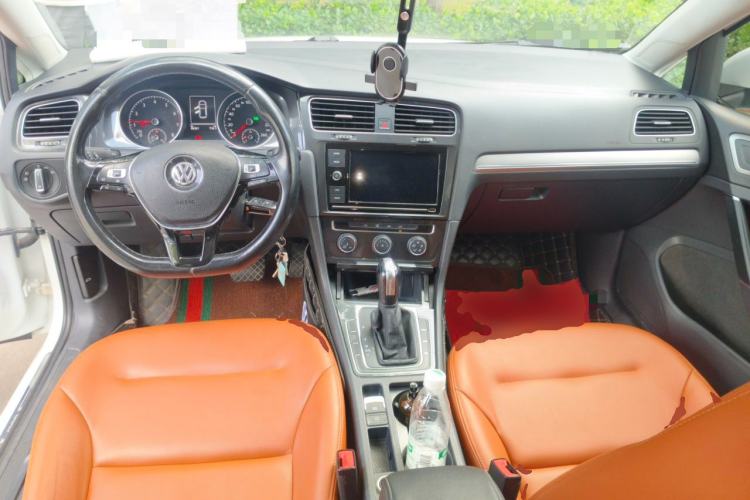 Used Volkswagen Golf 2019 280TSI DSG Comfort Version China VI Standard Center Console
