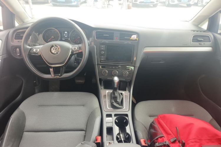 Used Volkswagen Golf 2019 280TSI DSG Comfort Version China VI Standard Center Console