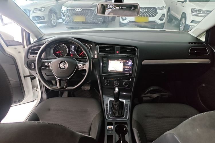 Used Volkswagen Golf 2019 280TSI DSG Comfort Version China VI Standard Center Console