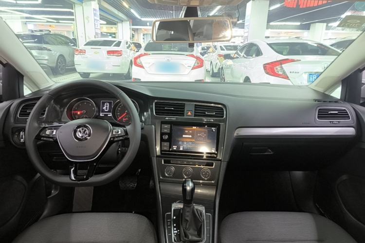 Used Volkswagen Golf 2019 280TSI DSG Comfort Version China V Standard Center Console