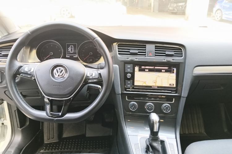 Used Volkswagen Golf 2019 280TSI DSG Comfort Version China V Standard Center Console
