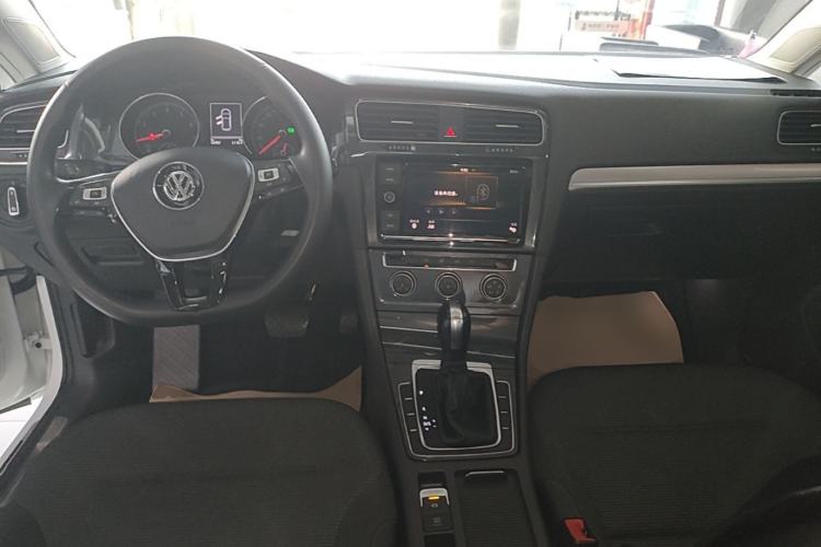Used Volkswagen Golf 2019 1.6L Automatic Comfort Model China V Standard Center Console