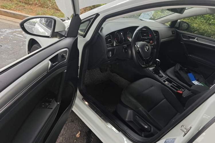 Used Volkswagen Golf 2019 280TSI DSG Comfort Version China VI Standard Driver Seat