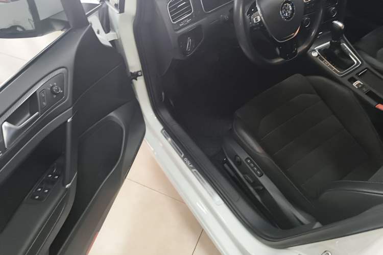 Used Volkswagen Golf 2019 280TSI DSG Luxury Version China VI Standard Driver Seat