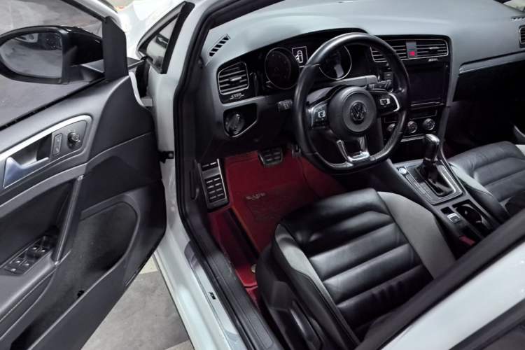 Used Volkswagen Golf 2019 280TSI DSG R-Line Model China V Standard Driver Seat