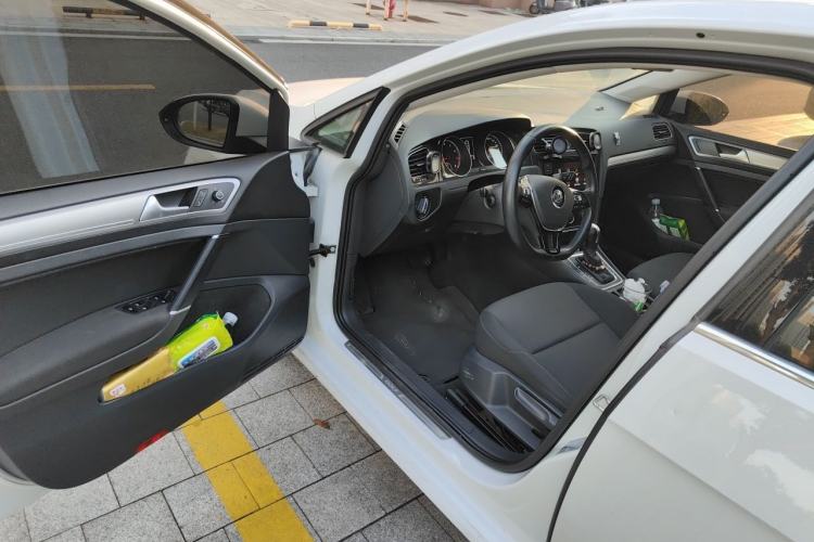 Used Volkswagen Golf 2019 200TSI DSG Comfort & Ambition Edition China VI Standard Driver Seat