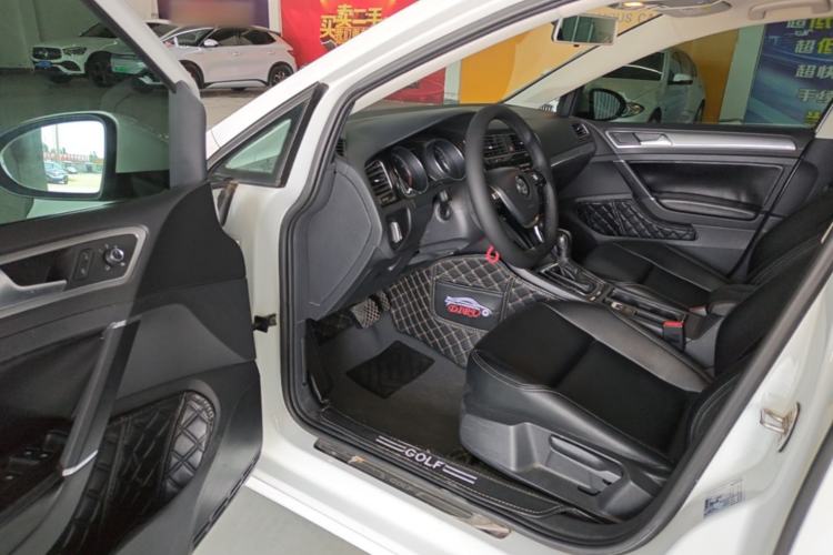 Used Volkswagen Golf 2019 200TSI DSG Comfort & Ambition Edition China VI Standard Driver Seat