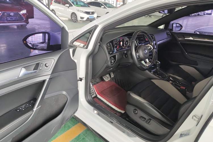 Used Volkswagen Golf 2019 280TSI DSG R-Line China VI Standard Driver Seat