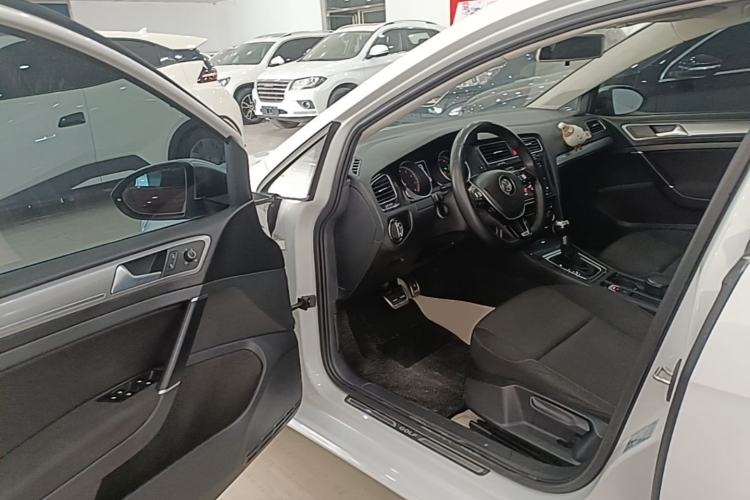 Used Volkswagen Golf 2019 200TSI DSG Comfort & Ambition Edition China VI Standard Driver Seat