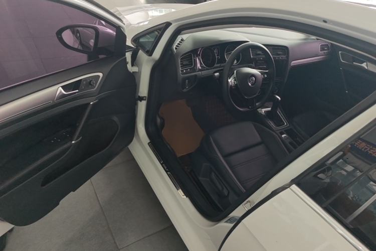 Used Volkswagen Golf 2019 200TSI DSG Comfort & Ambition Edition China VI Standard Driver Seat