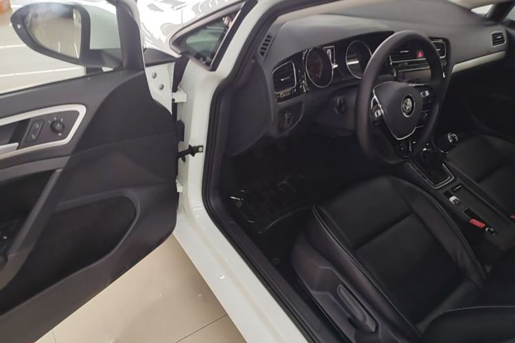 Used Volkswagen Golf 2019 1.6L Manual Fashion Edition China V Standard Driver Seat