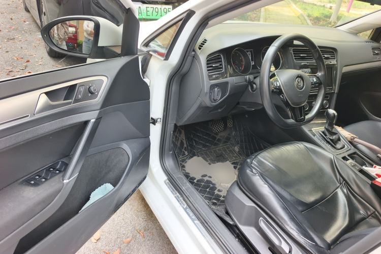 Used Volkswagen Golf 2019 200TSI DSG Comfort & Ambition Edition China VI Standard Driver Seat
