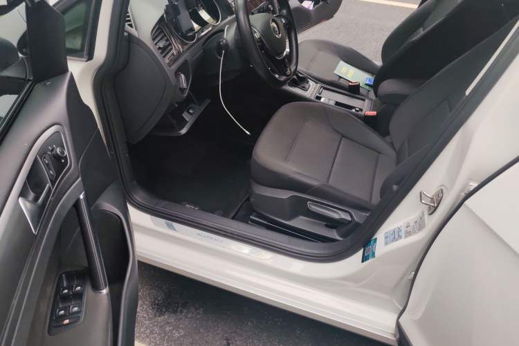 Used Volkswagen Golf 2019 1.8TSI Travel Edition Driver Seat