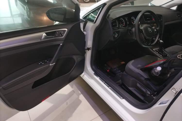 Used Volkswagen Golf 2019 280TSI DSG Comfort Version China VI Standard Driver Seat