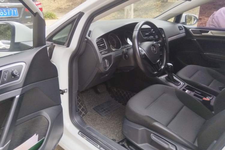 Used Volkswagen Golf 2019 1.6L Automatic Comfort Model China V Standard Driver Seat