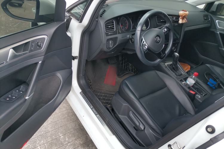Used Volkswagen Golf 2019 200TSI DSG Comfort & Ambition Edition China VI Standard Driver Seat