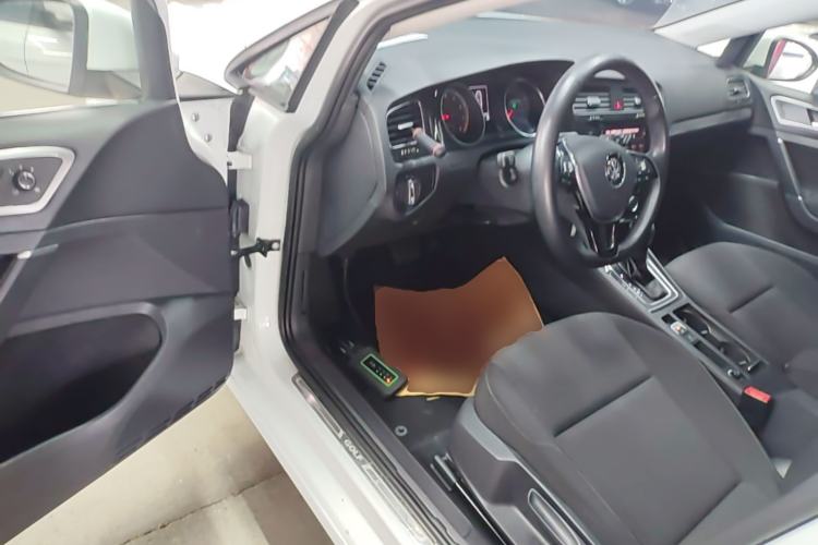 Used Volkswagen Golf 2019 200TSI DSG Comfort & Ambition Edition China VI Standard Driver Seat