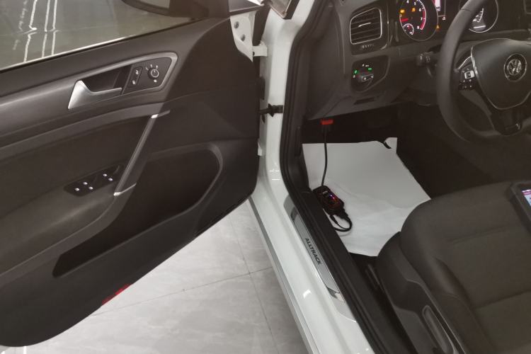 Used Volkswagen Golf 2019 1.8TSI Travel Edition Driver Seat