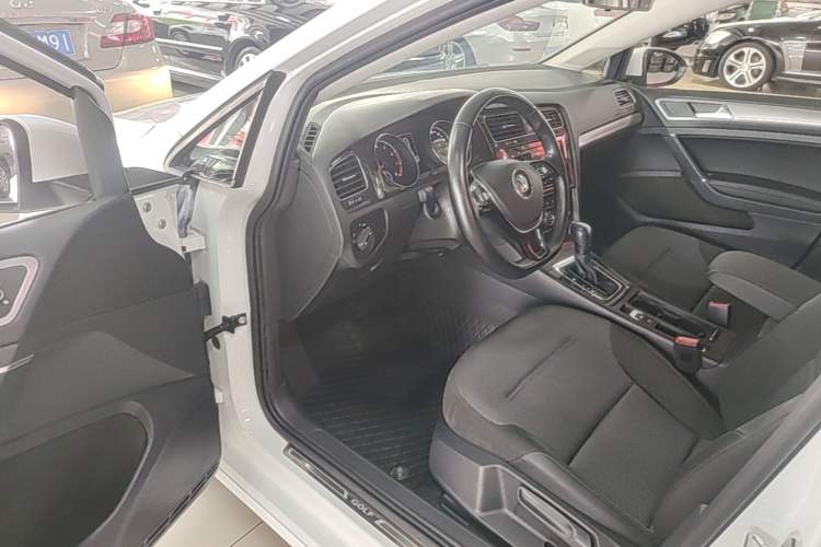 Used Volkswagen Golf 2019 1.6L Automatic Comfort Model China V Standard Driver Seat