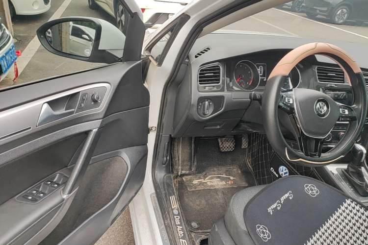 Used Volkswagen Golf 2019 280TSI DSG Comfort Version China VI Standard Driver Seat