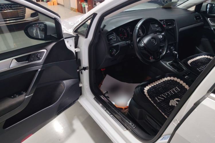 Used Volkswagen Golf 2019 200TSI DSG Comfort & Ambition Edition China VI Standard Driver Seat