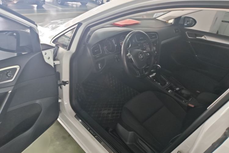 Used Volkswagen Golf 2019 200TSI DSG Comfort & Ambition Edition China VI Standard Driver Seat