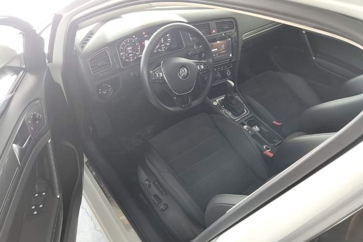 Used Volkswagen Golf 2019 280TSI DSG Luxury Version China VI Standard Driver Seat