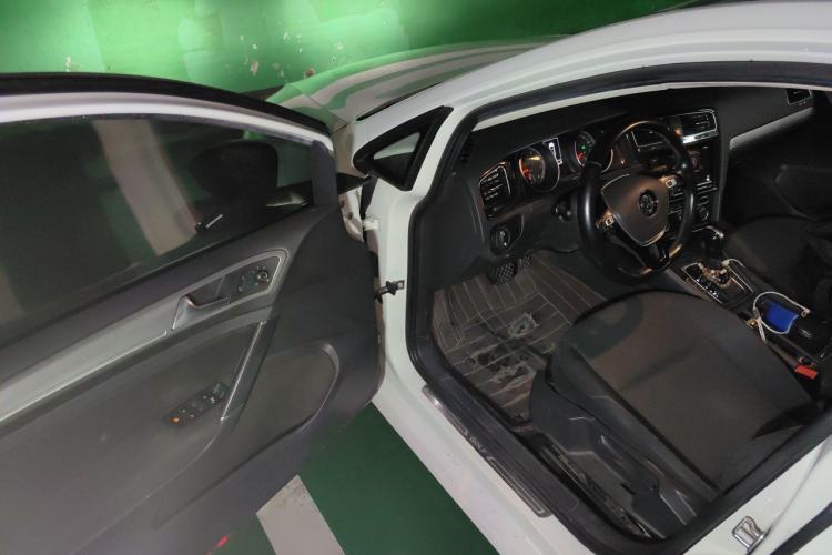 Used Volkswagen Golf 2019 200TSI DSG Comfort & Ambition Edition China VI Standard Driver Seat