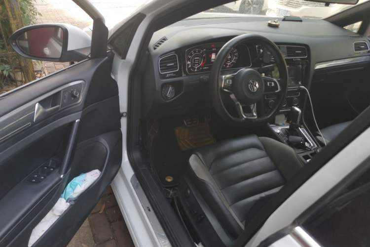 Used Volkswagen Golf 2019 280TSI DSG R-Line China VI Standard Driver Seat
