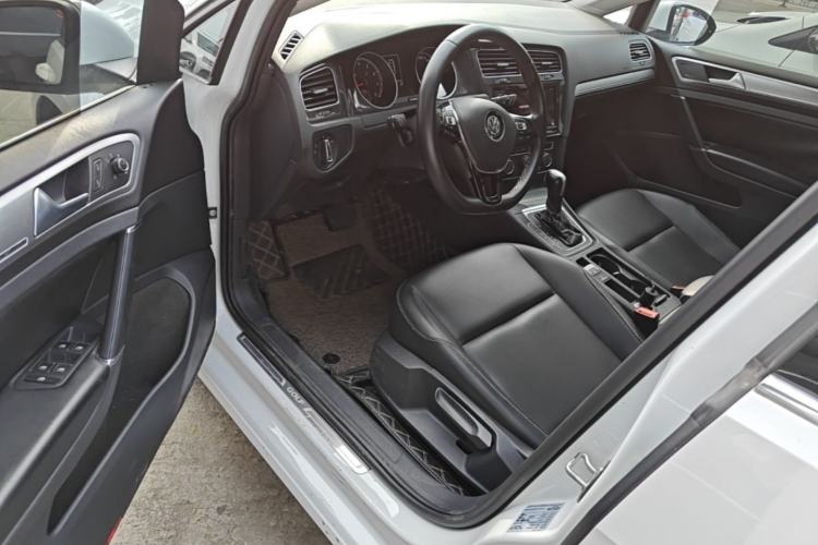 Used Volkswagen Golf 2019 200TSI DSG Comfort & Ambition Edition China VI Standard Driver Seat