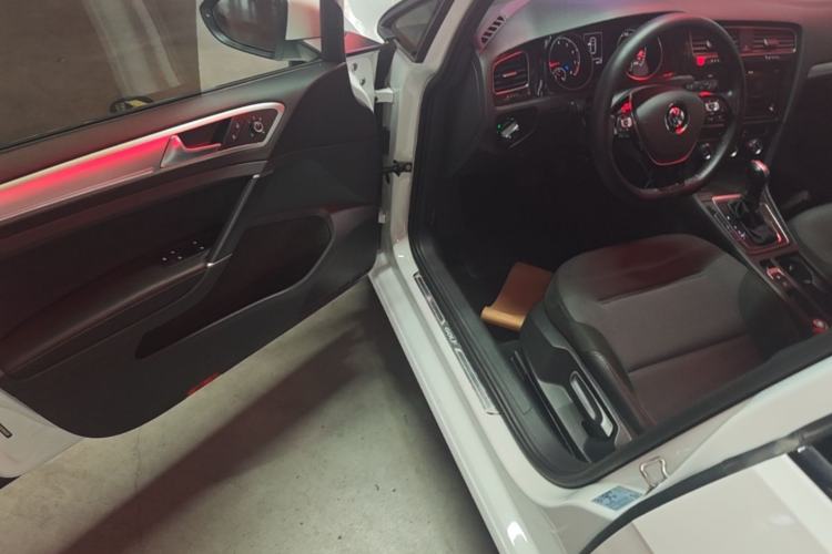 Used Volkswagen Golf 2019 280TSI DSG Comfort Version China VI Standard Driver Seat