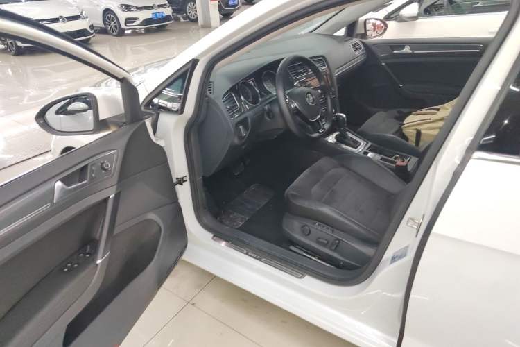 Used Volkswagen Golf 2019 280TSI DSG Luxury Version China VI Standard Driver Seat