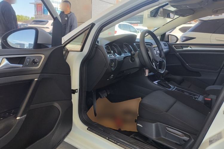 Used Volkswagen Golf 2019 200TSI DSG Comfort & Ambition Edition China VI Standard Driver Seat