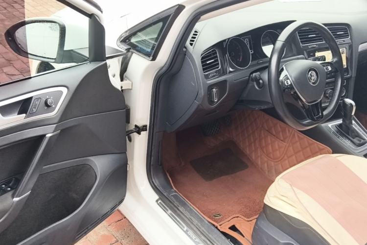 Used Volkswagen Golf 2019 200TSI DSG Comfort & Ambition Edition China VI Standard Driver Seat