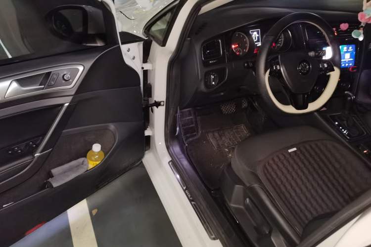 Used Volkswagen Golf 2019 280TSI DSG Comfort Version China VI Standard Driver Seat