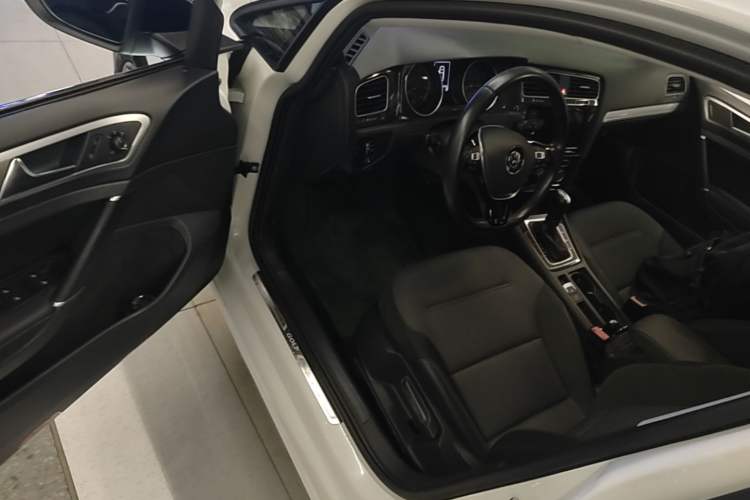 Used Volkswagen Golf 2019 280TSI DSG Comfort Version China VI Standard Driver Seat