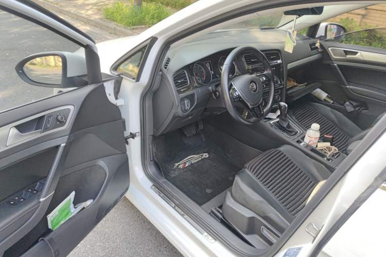Used Volkswagen Golf 2019 280TSI DSG Comfort Version China VI Standard Driver Seat