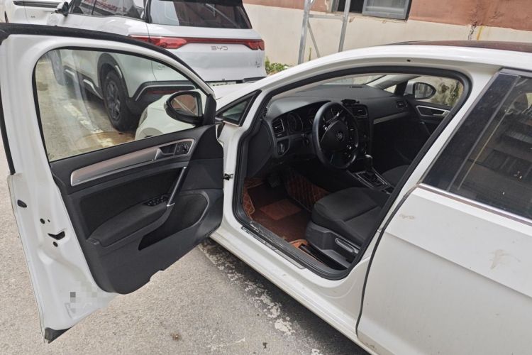 Used Volkswagen Golf 2019 200TSI DSG Comfort & Ambition Edition China VI Standard Driver Seat