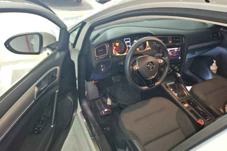 Used Volkswagen Golf 2019 1.6L Automatic Comfort Model China V Standard Driver Seat