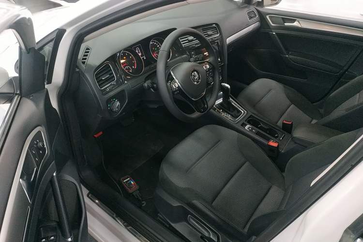 Used Volkswagen Golf 2019 280TSI DSG Comfort Version China VI Standard Driver Seat